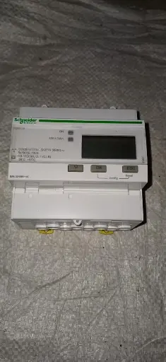SCHNIDER IEM31