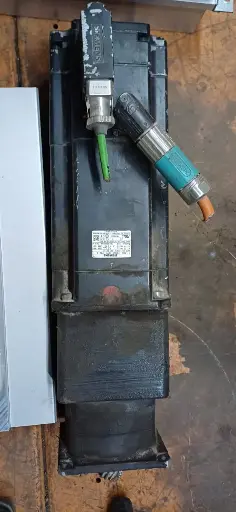 SIEMENS MOTOR 1FK7064-7AF71-1PB3-Z